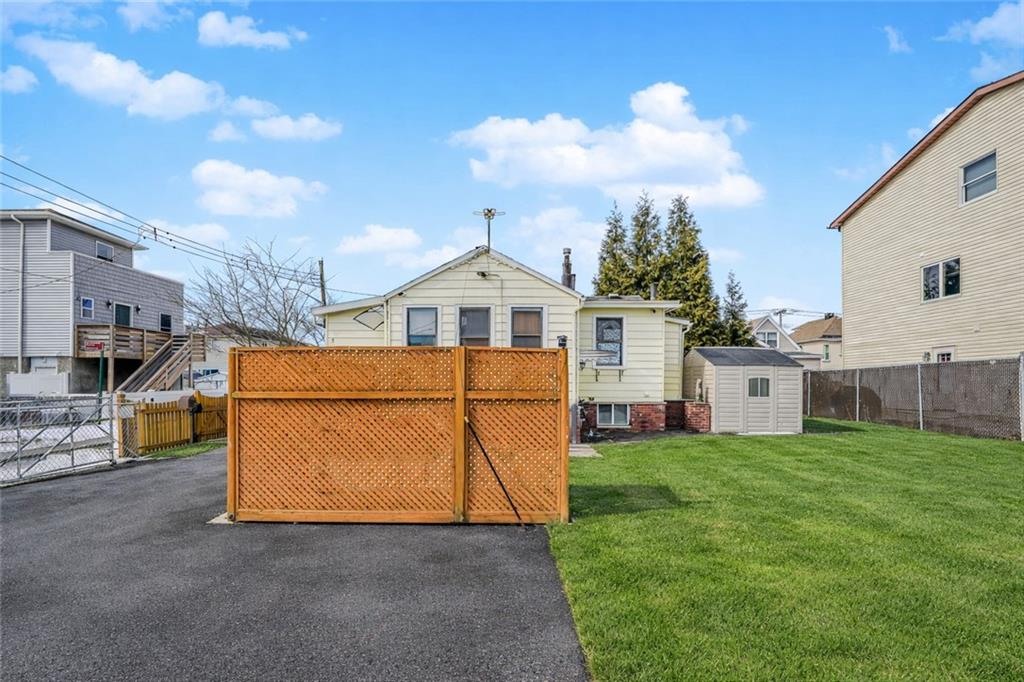 5 Milbank Road Oakwood Staten Island NY 10306