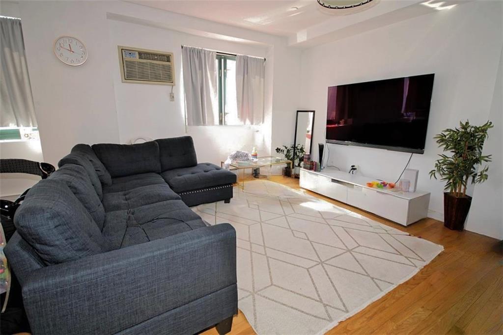 2570 East 17th Street Sheepshead Bay Brooklyn NY 11235