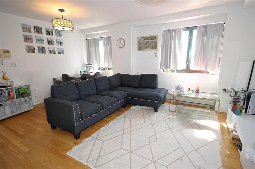 2570 East 17th Street Sheepshead Bay Brooklyn NY 11235