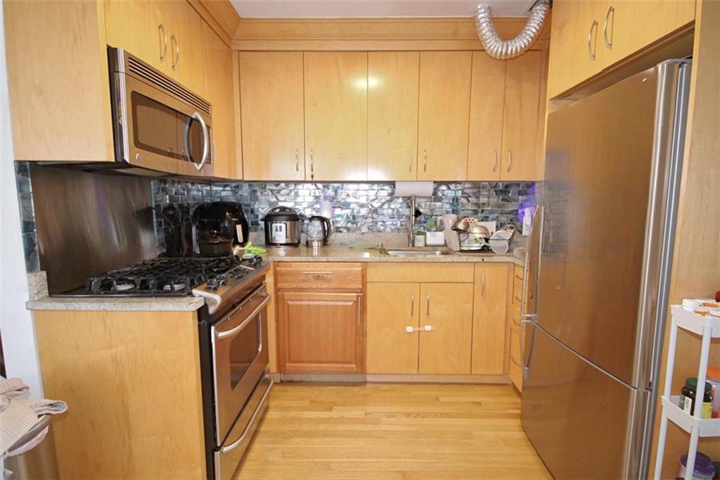 2570 East 17th Street Sheepshead Bay Brooklyn NY 11235