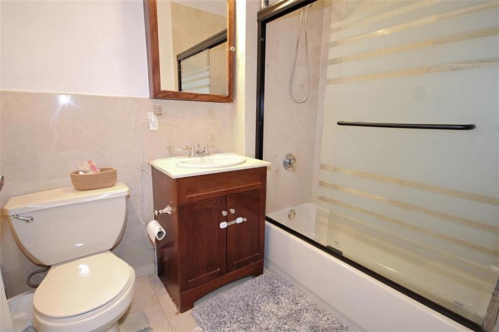 2570 East 17th Street Sheepshead Bay Brooklyn NY 11235