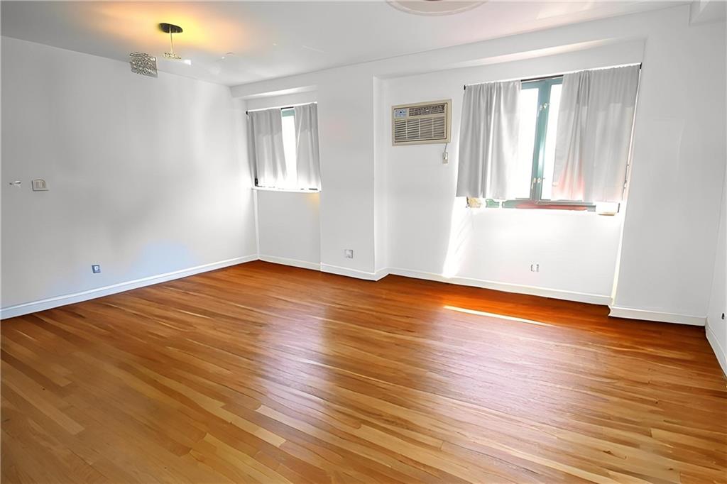 2570 East 17th Street Sheepshead Bay Brooklyn NY 11235