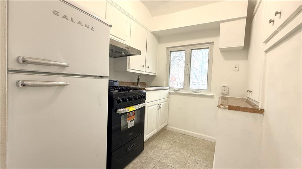 28-16 210 Place Bayside Bayside NY 11360