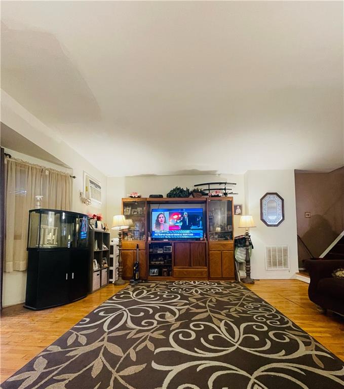 12 Kingsbridge Avenue Bulls Head Staten Island NY 10314