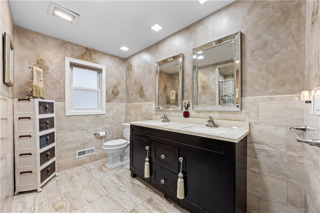 223 Park Street Richmond Town Staten Island NY 10306