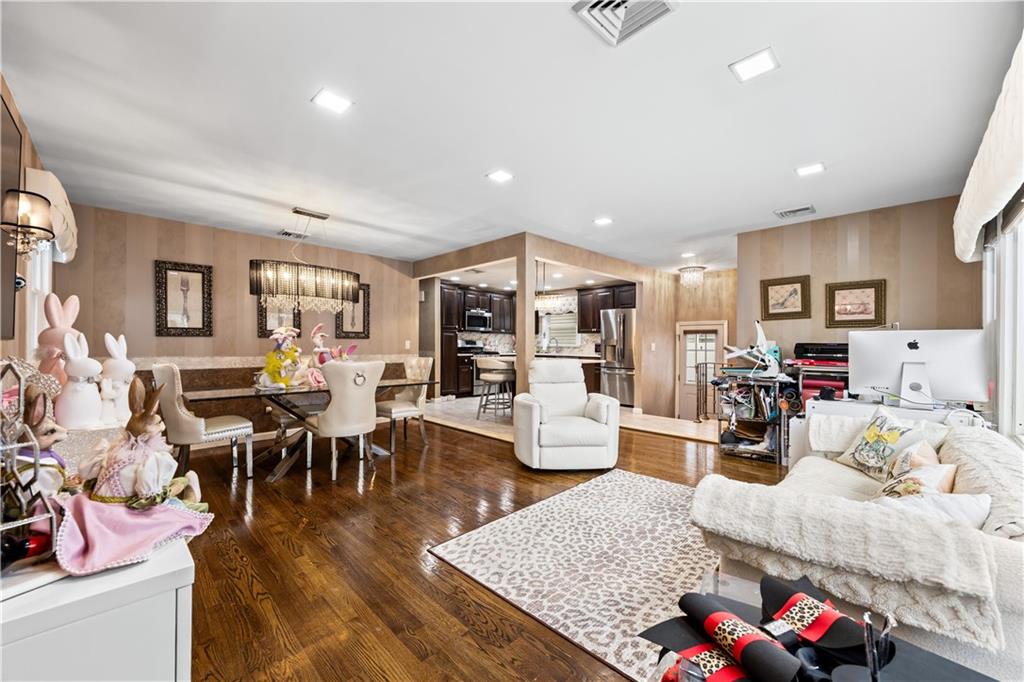 223 Park Street Richmond Town Staten Island NY 10306