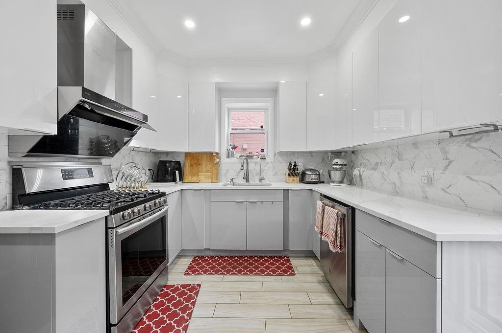 946 78th Street Bensonhurst Brooklyn NY 11228