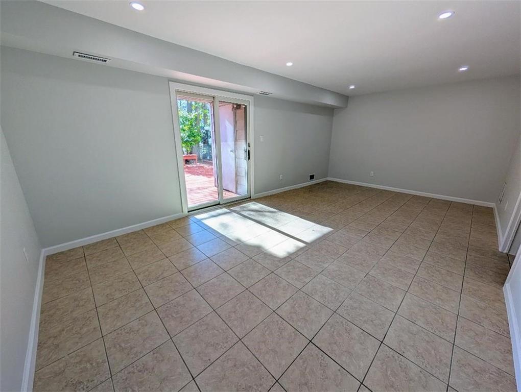 224 Forest Green Arden Heights Staten Island NY 10312