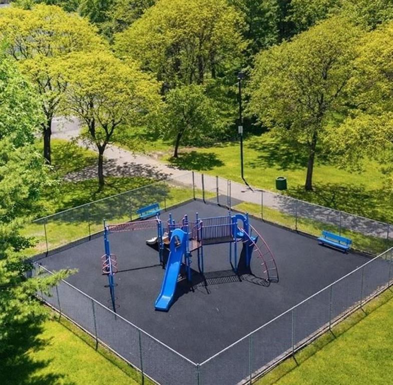 224 Forest Green Arden Heights Staten Island NY 10312