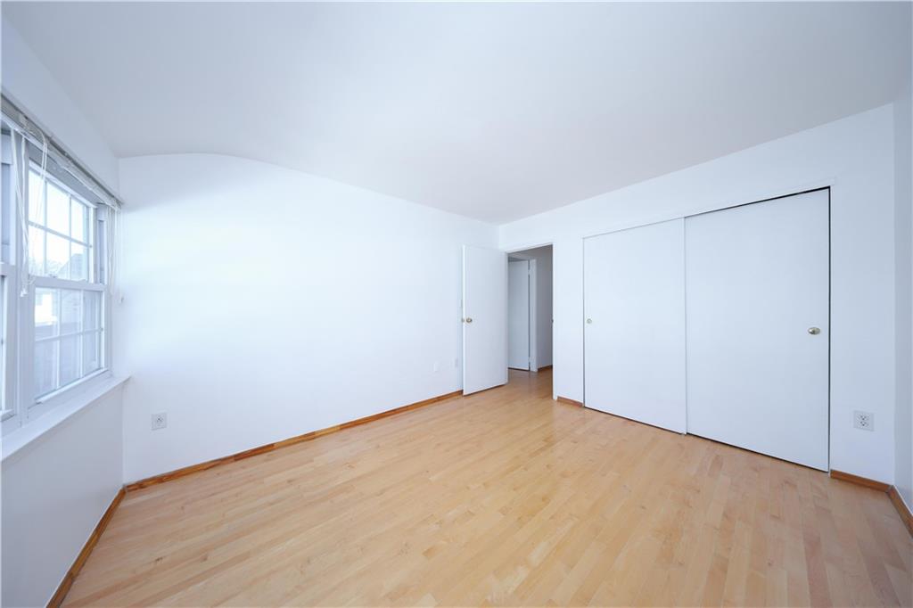 31 Barclay Circle Rossville Staten Island NY 10312