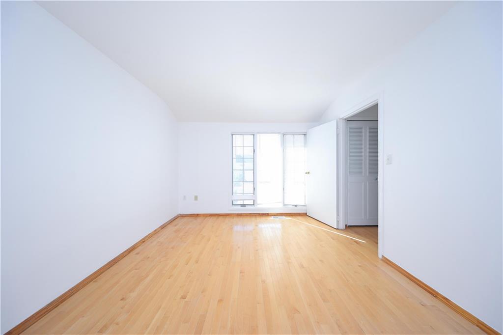 31 Barclay Circle Rossville Staten Island NY 10312