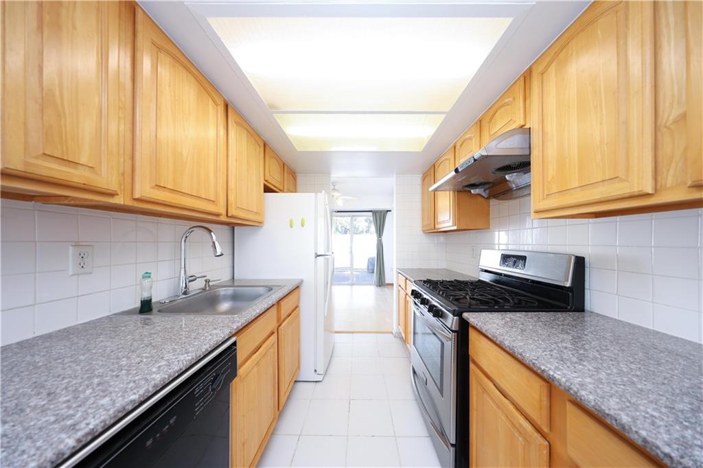 31 Barclay Circle Rossville Staten Island NY 10312