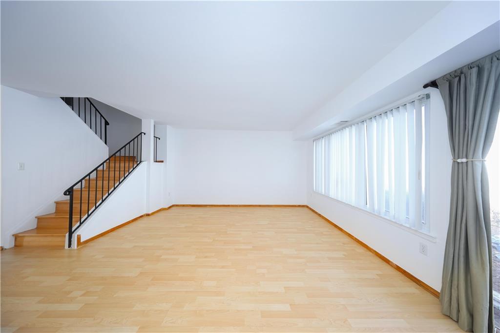 31 Barclay Circle Rossville Staten Island NY 10312