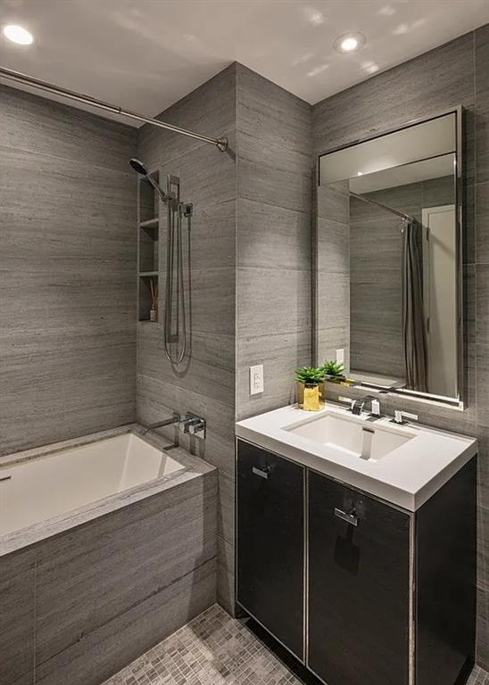 252 South Street Lower East Side New York NY 10002