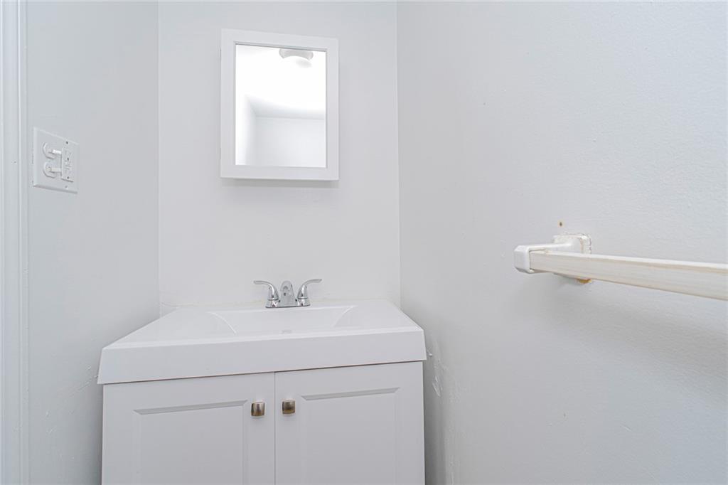 61 Merivale Lane Rosebank Staten Island NY 10304