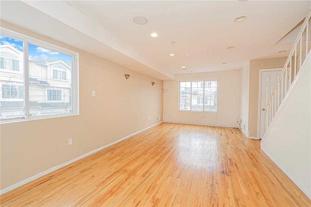 61 Merivale Lane Rosebank Staten Island NY 10304