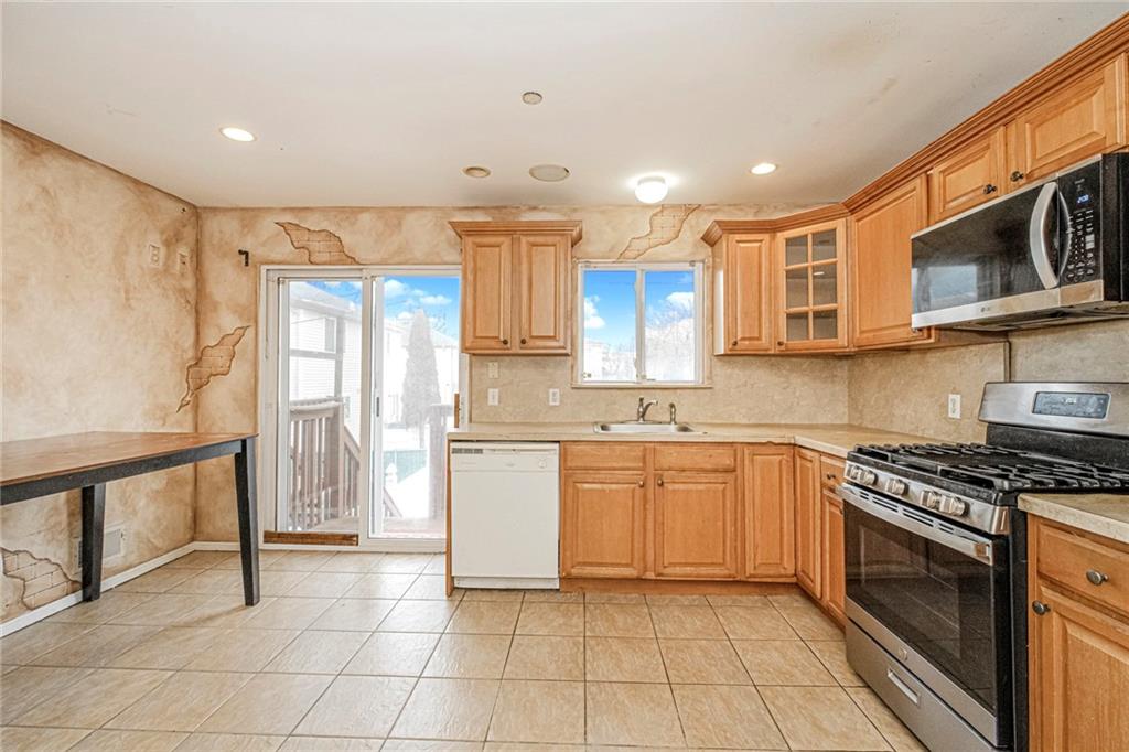 61 Merivale Lane Rosebank Staten Island NY 10304