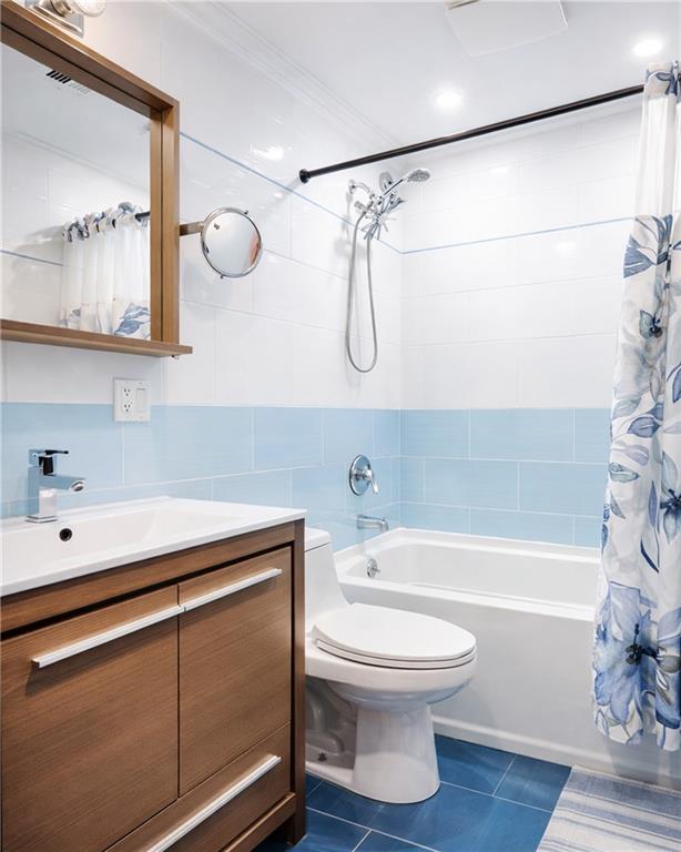 3015 Brighton 6th Street Brighton Beach Brooklyn NY 11235