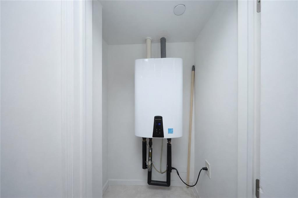 7516 Bay Parkway Bensonhurst Brooklyn NY 11214