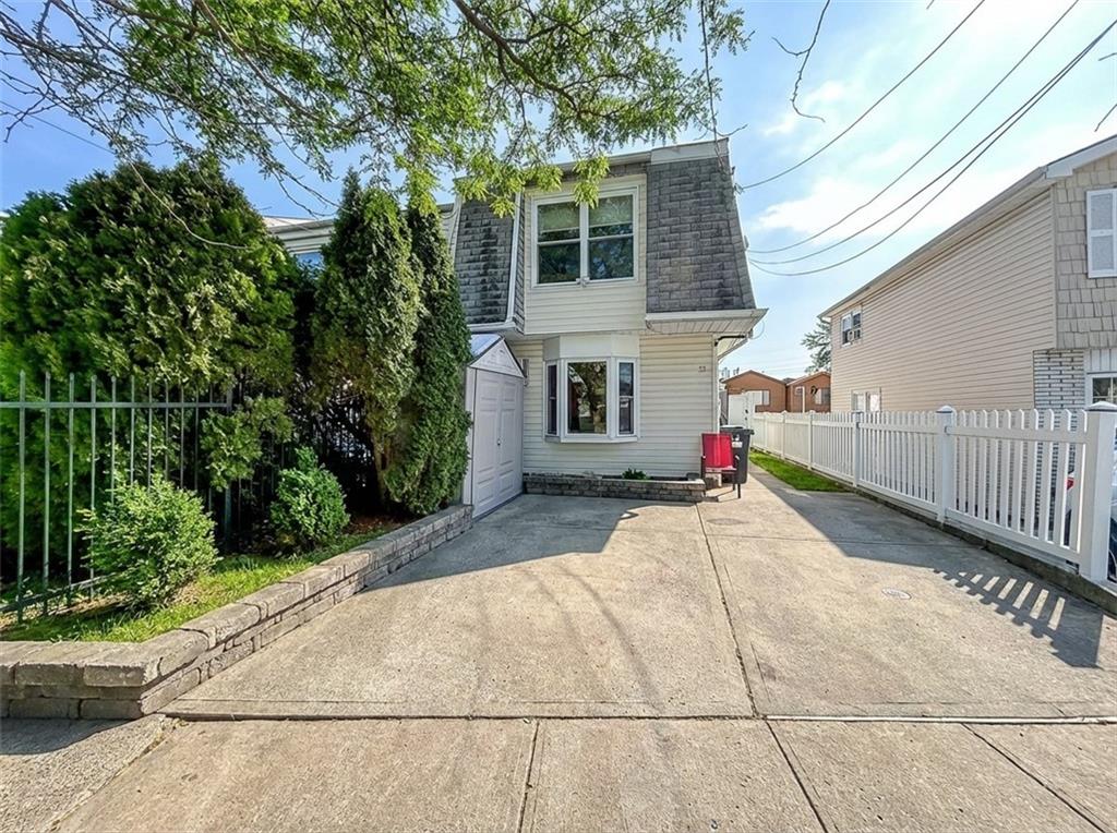 32 McCormick Place Arrochar Staten Island NY 10305