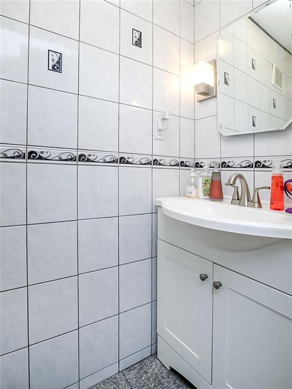 32 McCormick Place Arrochar Staten Island NY 10305