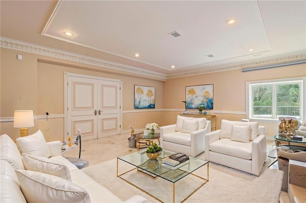 76 Douglas Road Emerson Hill Brooklyn NY 10304