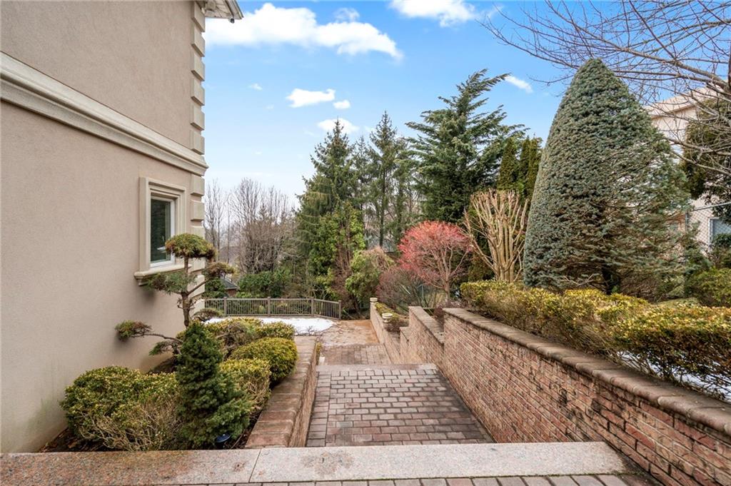 76 Douglas Road Emerson Hill Brooklyn NY 10304