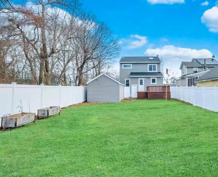 498 Famers Avenue Out of NYC Bellmore NY 11710