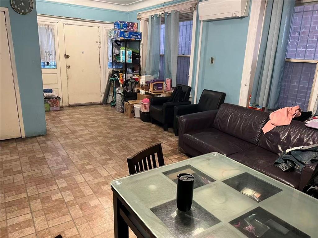 4131 Hampton Street Elmhurst Elmhurst NY 11373