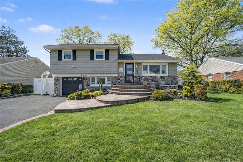 57 Richfield Street Out of NYC Long Island NY 11803