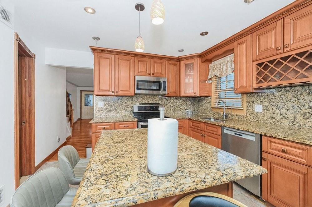 327 Bedford Avenue Grant City Staten Island NY 10306