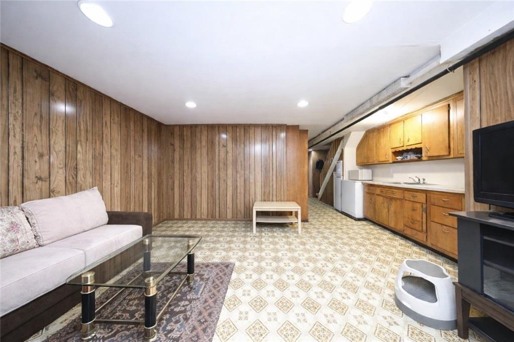 1545 65th Street Bensonhurst Brooklyn NY 11219