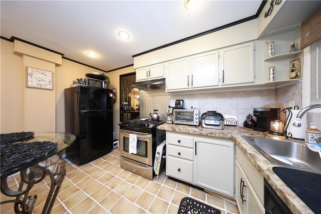 76 South Railroad Avenue Dongan Hills Staten Island NY 10305