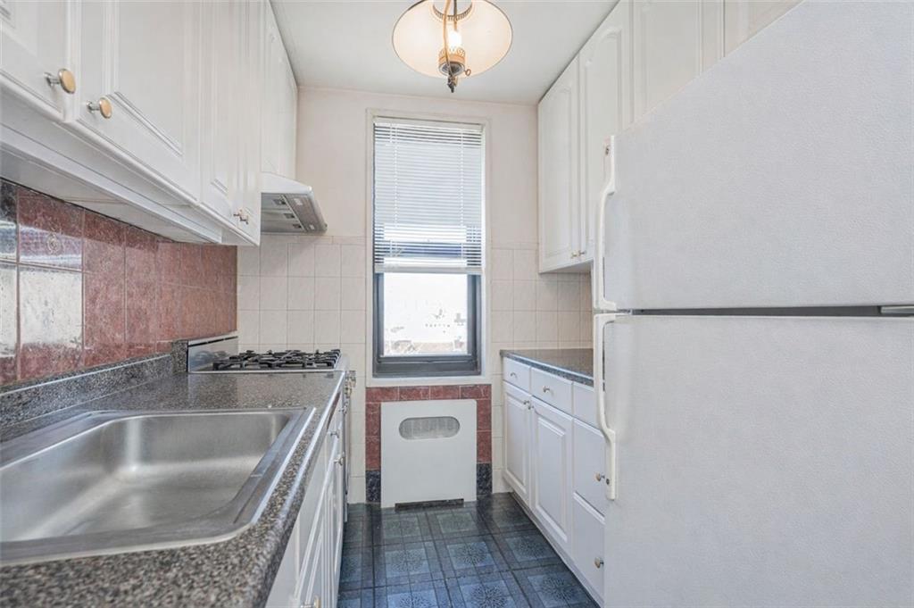 2 West End Avenue Manhattan Beach Brooklyn NY 11235