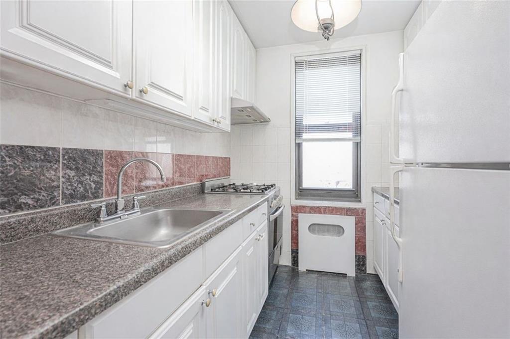 2 West End Avenue Manhattan Beach Brooklyn NY 11235