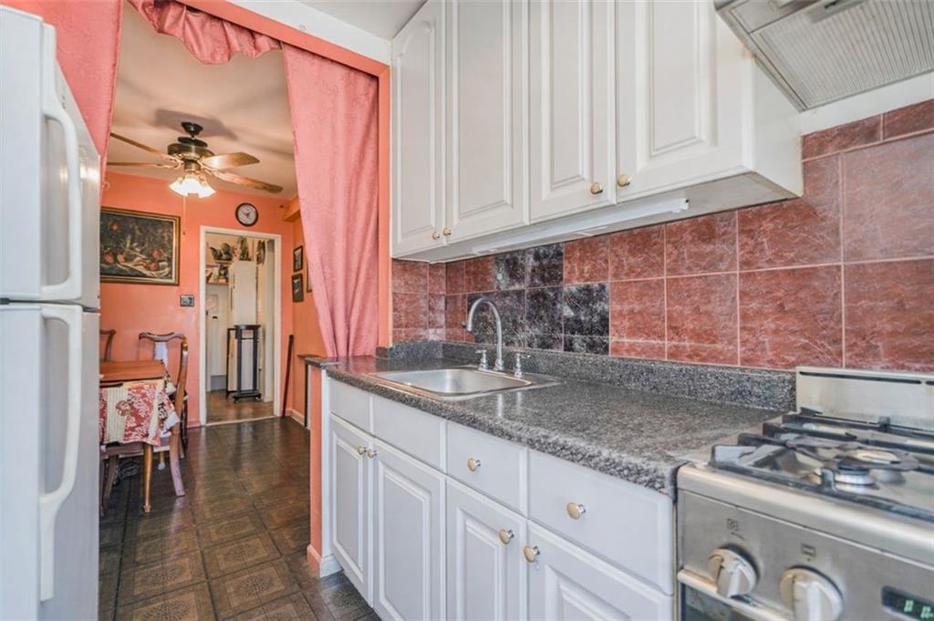 2 West End Avenue Manhattan Beach Brooklyn NY 11235