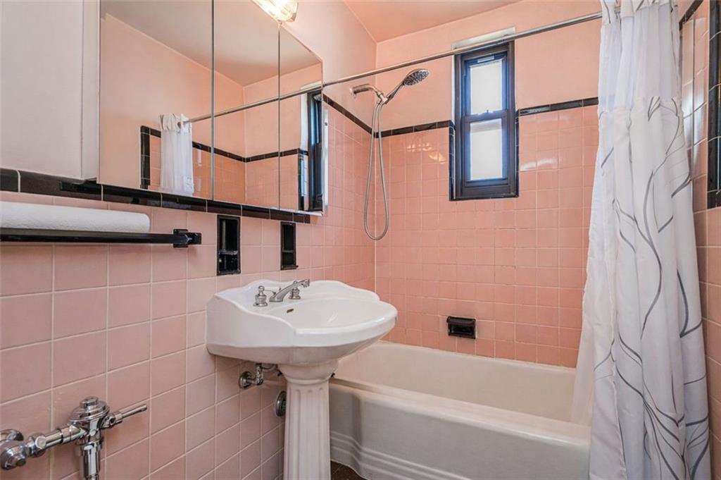 2 West End Avenue Manhattan Beach Brooklyn NY 11235