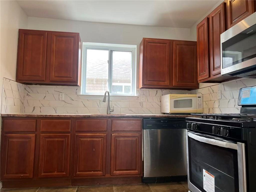 75 Brewster Street Stapleton Staten Island NY 10304