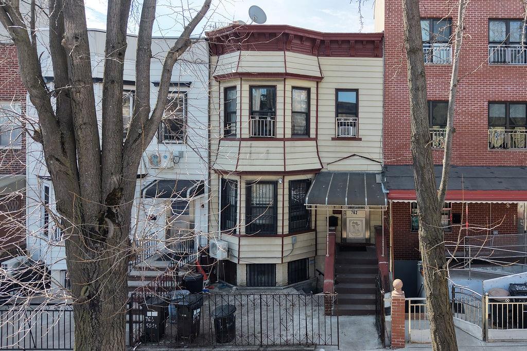 762 50th Street Sunset Park Brooklyn NY 11220