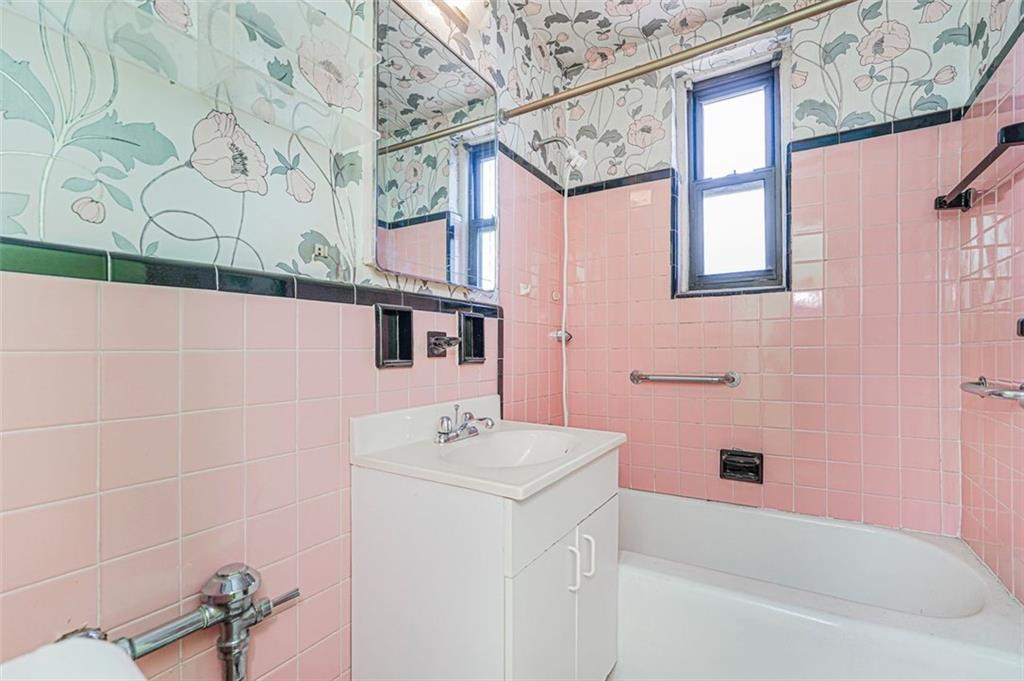 2680 East 19th Street Sheepshead Bay Brooklyn NY 11235