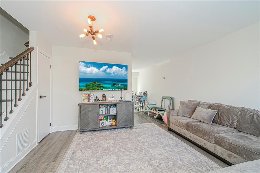 182 Arlington Place Mariner's Harbor Staten Island NY 10303