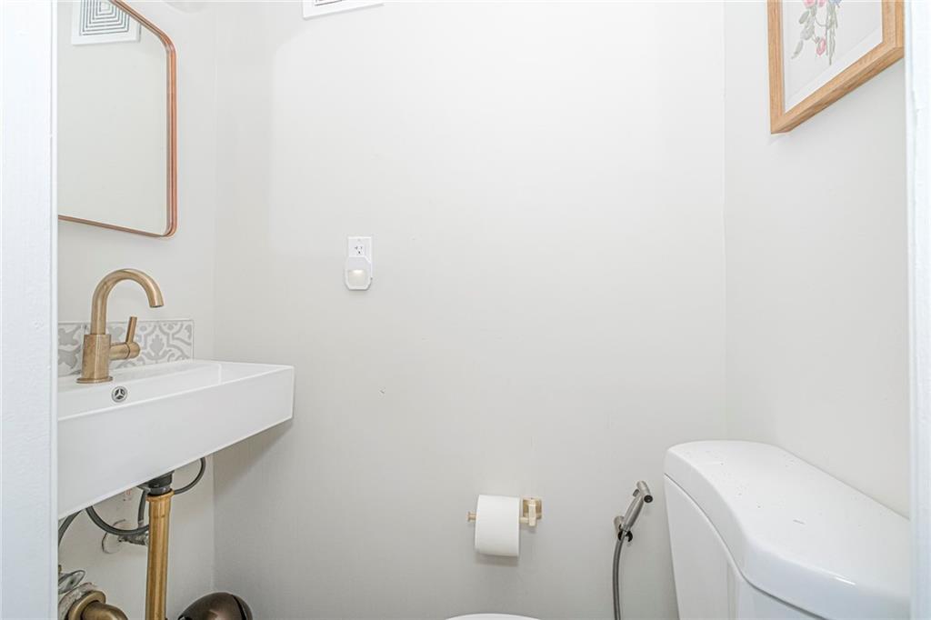 182 Arlington Place Mariner's Harbor Staten Island NY 10303