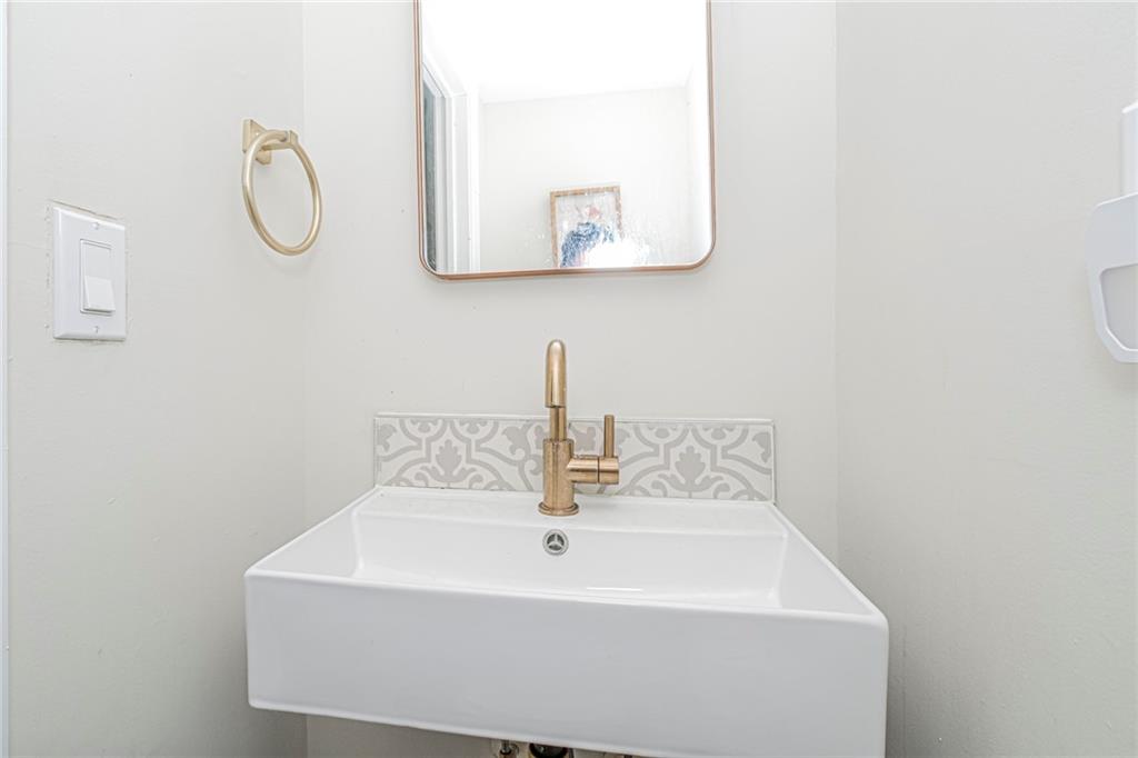 182 Arlington Place Mariner's Harbor Staten Island NY 10303