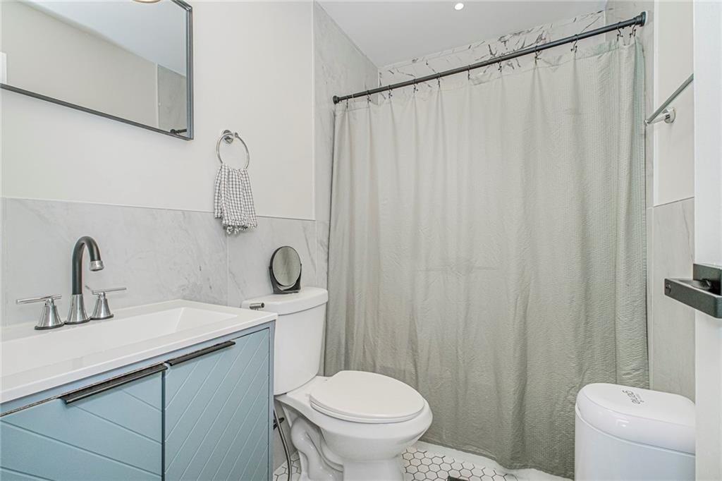 182 Arlington Place Mariner's Harbor Staten Island NY 10303