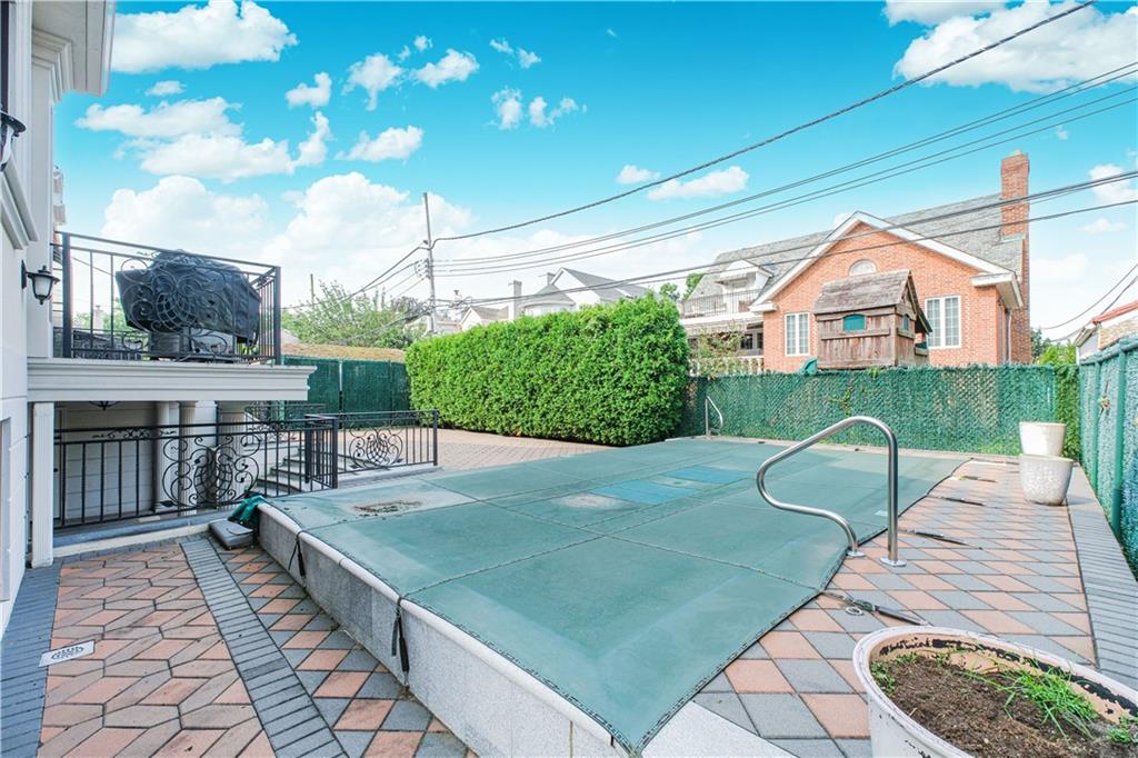 4094 Ocean Avenue Manhattan Beach Brooklyn NY 11235