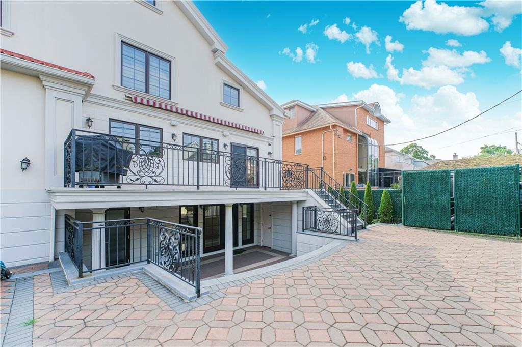 4094 Ocean Avenue Manhattan Beach Brooklyn NY 11235