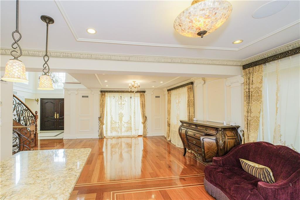 4094 Ocean Avenue Manhattan Beach Brooklyn NY 11235