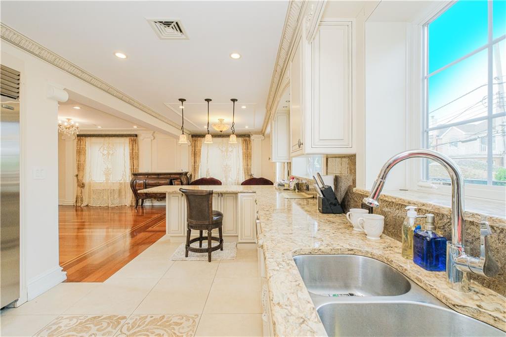 4094 Ocean Avenue Manhattan Beach Brooklyn NY 11235