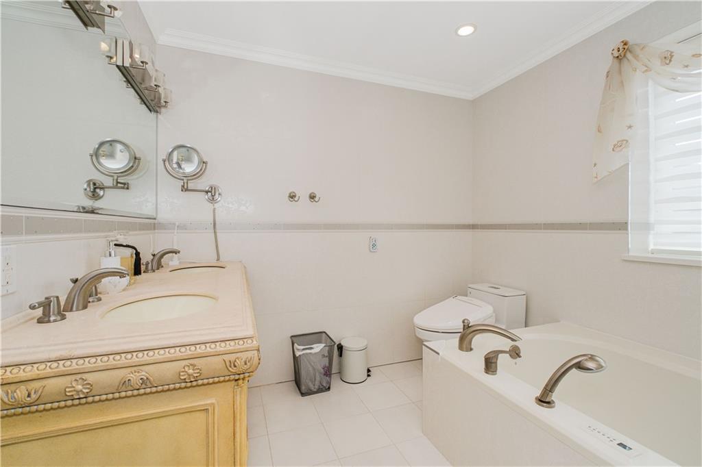 4094 Ocean Avenue Manhattan Beach Brooklyn NY 11235