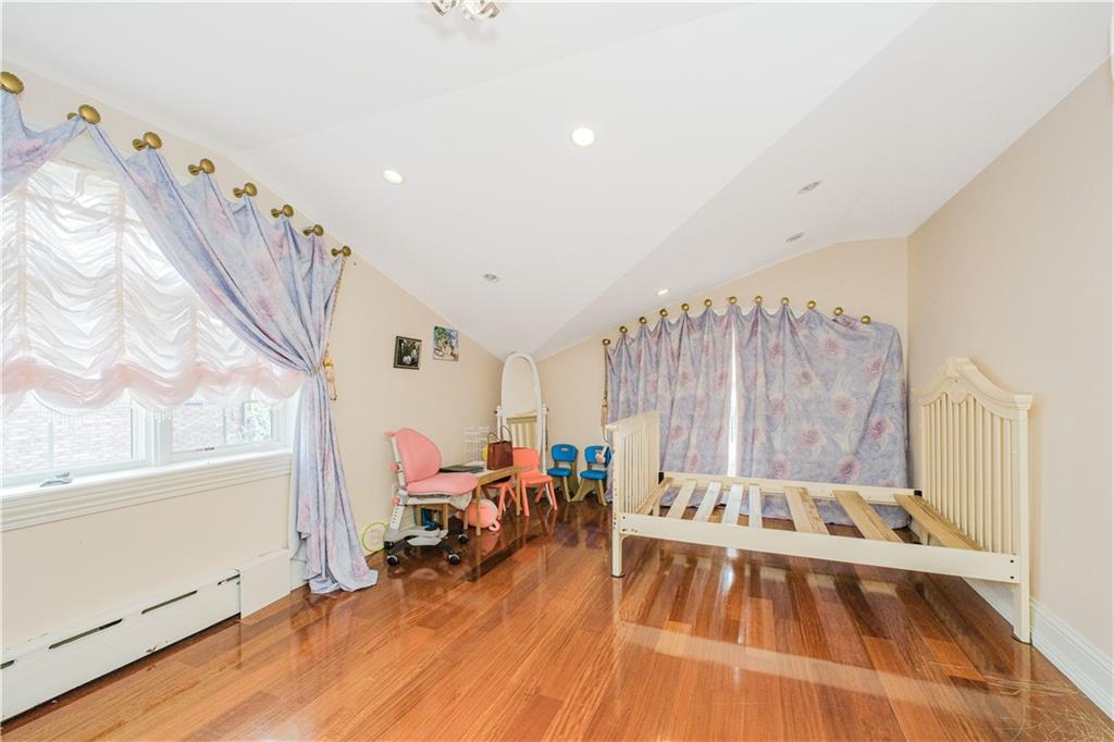 4094 Ocean Avenue Manhattan Beach Brooklyn NY 11235